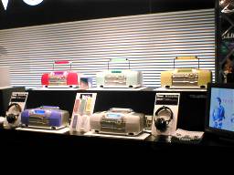 KENWOOD�u�[�X�ɂ�